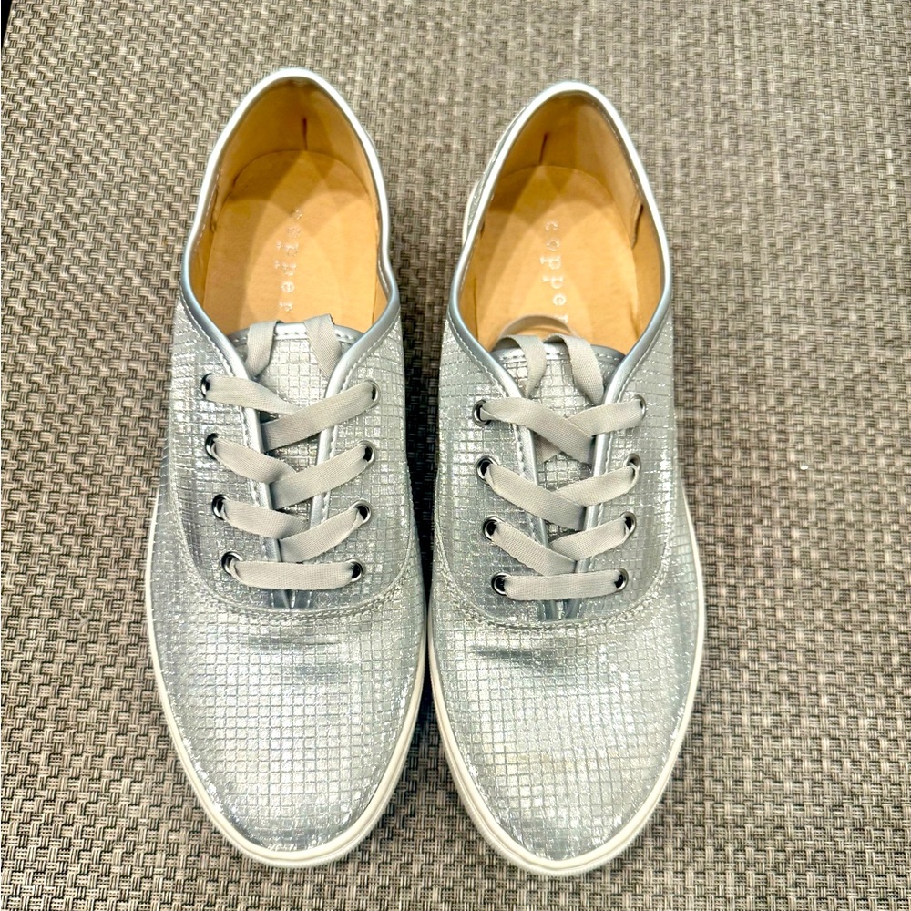 Copper Key Women’s Sneakers in size 6 NWT Silver Sparkle